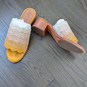 Frye Cindy Wave Mules in Multi color, size 7